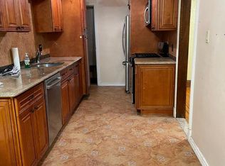 2925 166th St, Flushing, NY 11358