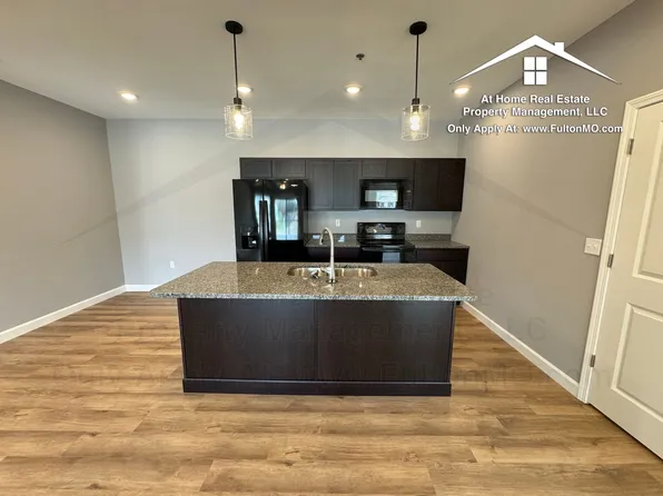 2610 N Bluff St #103, Fulton, MO 65251