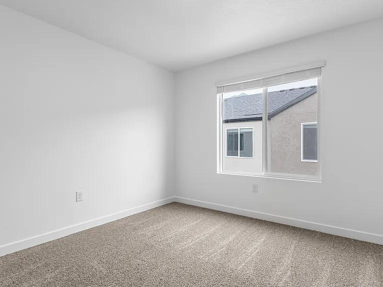 651 N 1850 E — Photo 12