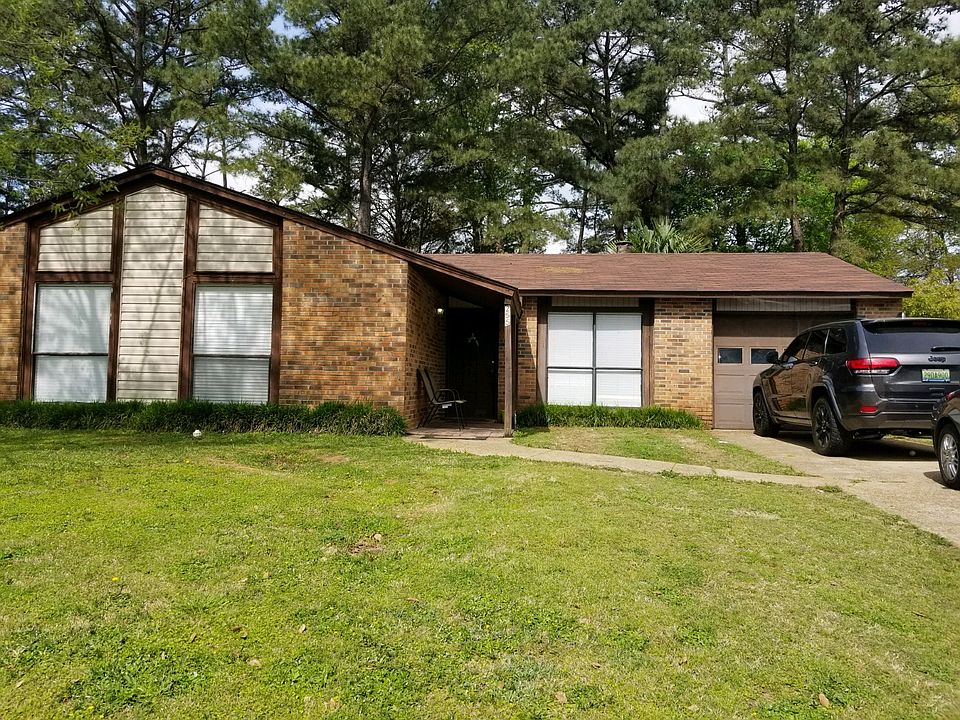 2nd image of 255 Pinewood Dr