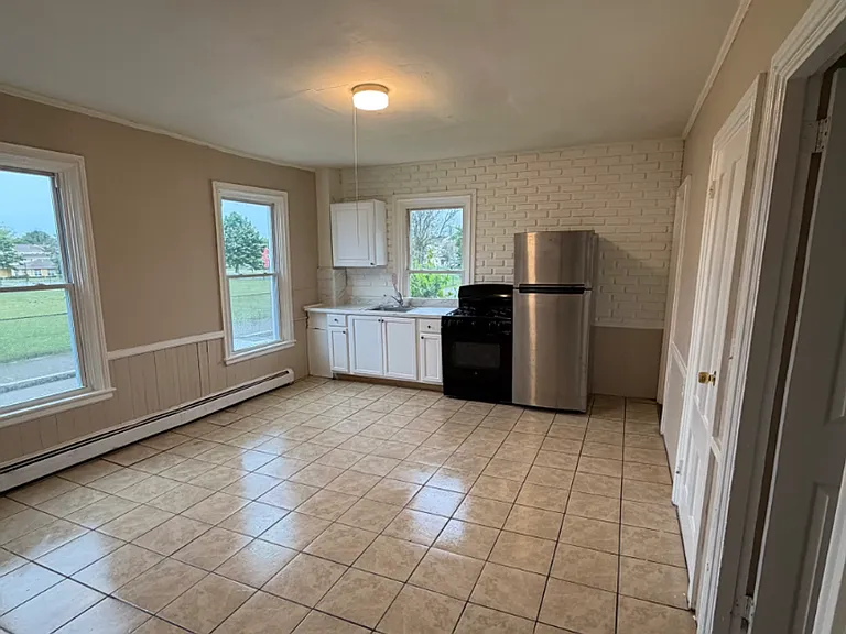85 Morgan St — Photo 5