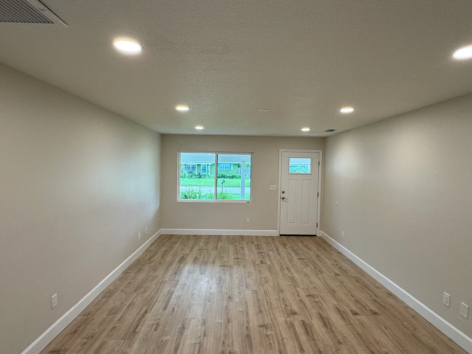 2 bed, 946 sqft, $2,500 — Photo 4