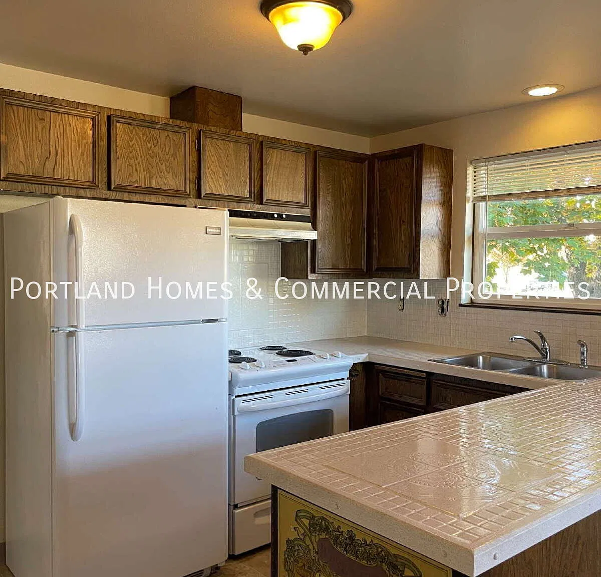 Charming Ranch Style Home located across the street from Frazer Park — Photo 4