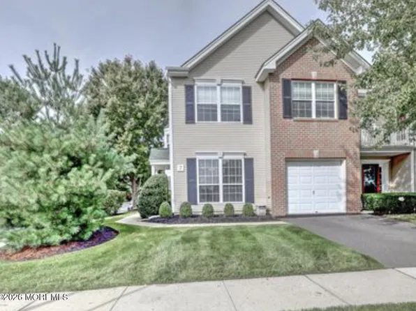 7 Augusta Dr, Manalapan, NJ 07726