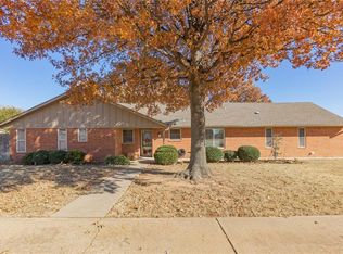 1808 Glenwood Dr, Moore, OK 73160