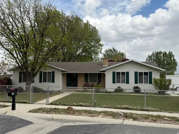 8041 S Bueno Vista Dr, West Jordan, UT 84088