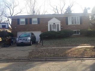 730 W Palm Dr, Glenwood, IL