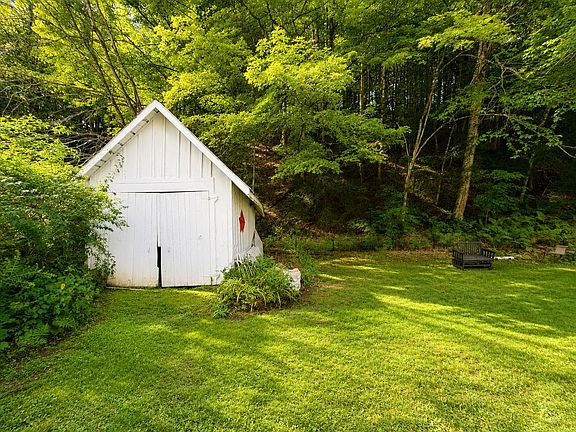 27th image of 311 Dover Road