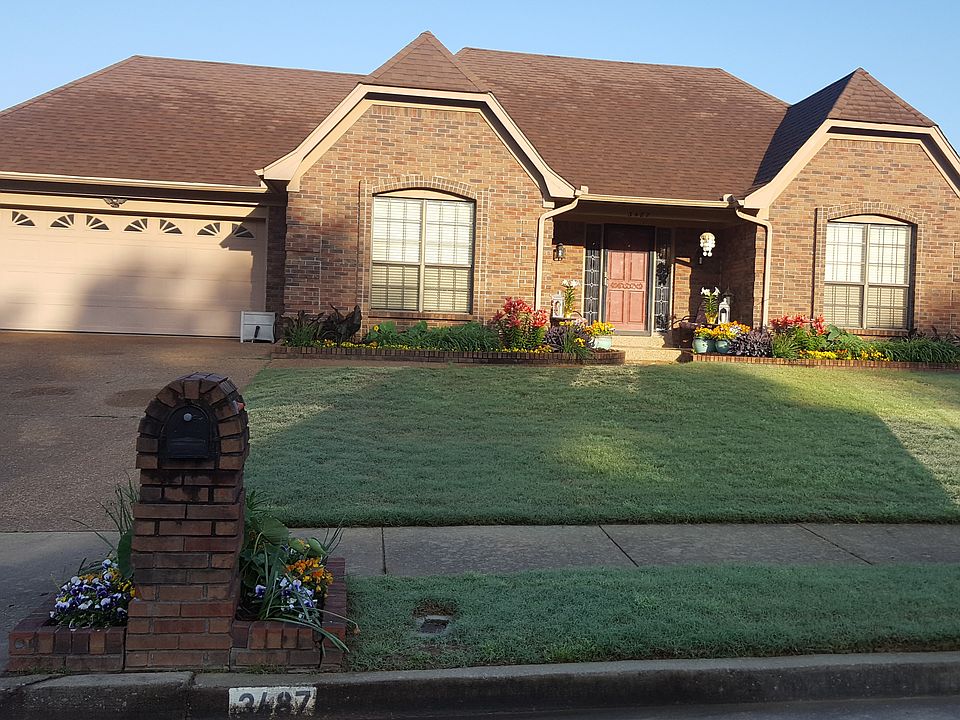 Beautiful home in cove