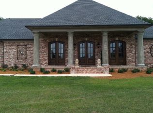 154 Kareda Dr, Caledonia, MS 39740