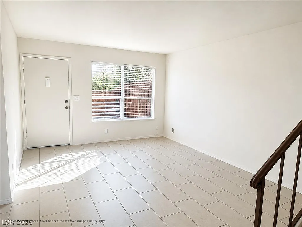 2 bed, 1.5 bath, 1048 sqft, $1,295 — Photo 4