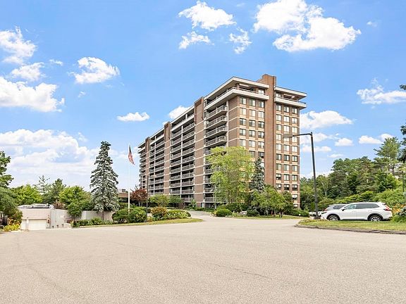 3rd image of 40 Village Rd #910