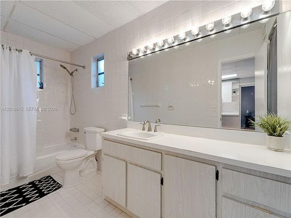 4th image of 6531 SW 57th Pl