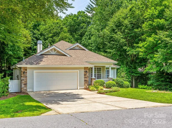196 Eagle Chase Ln, Etowah, NC 28729