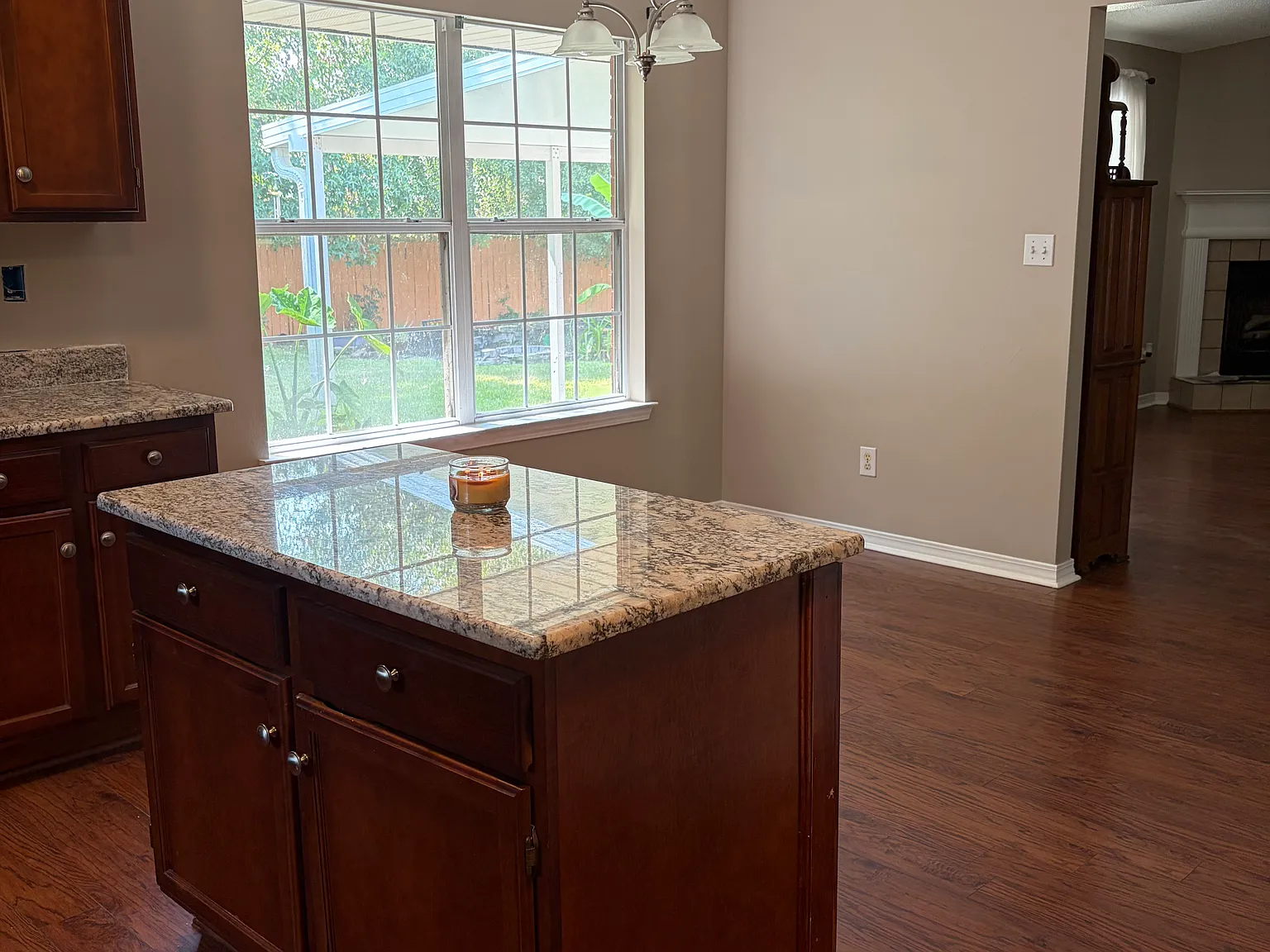 3 bed, 2162 sqft, $2,050 — Photo 4