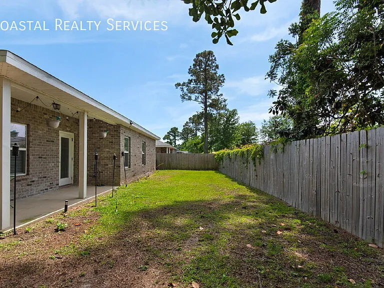 66 Brenda Ln — Photo 24