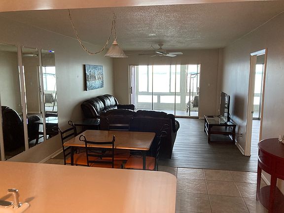 3rd image of 2131 Lakeview Dr Unit 1206
