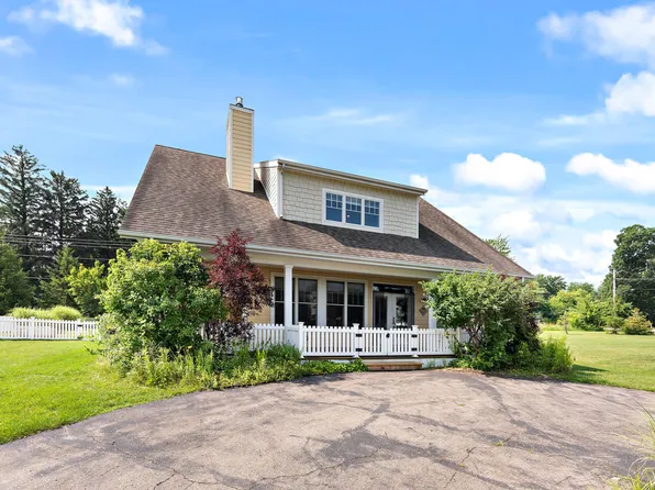 99 Diamond Point Ln #48, New Buffalo, MI 49117