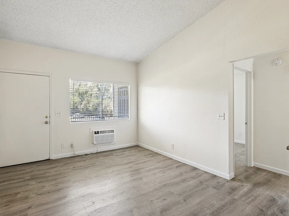 8038 S Central Ave #1