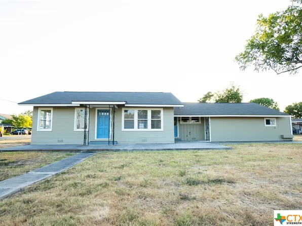 212 S Hackberry St, Marion, TX 78124