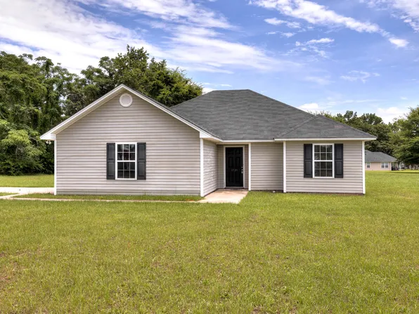 3720 Delaware Dr, Dalzell, SC 29040