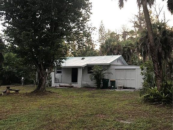 2nd image of 1881 Della Dr