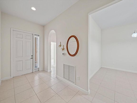 5th image of 2657 W Brookfield Way