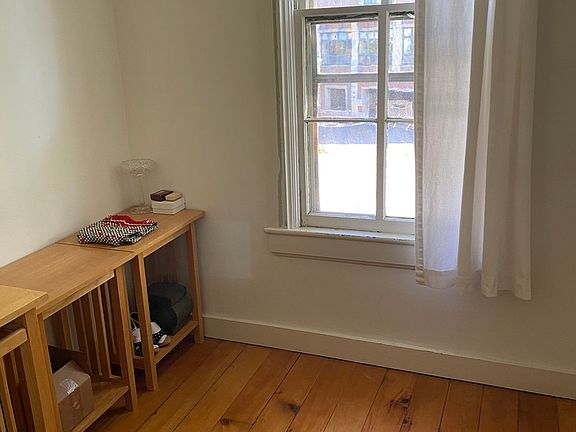 5th image of 1122 Ontario St