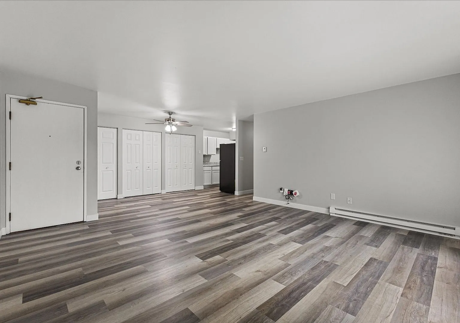 2 Bedroom 1 Bathroom Upper — Photo 4
