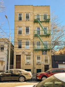 35-51 10th Street, Astoria, NY, 11106