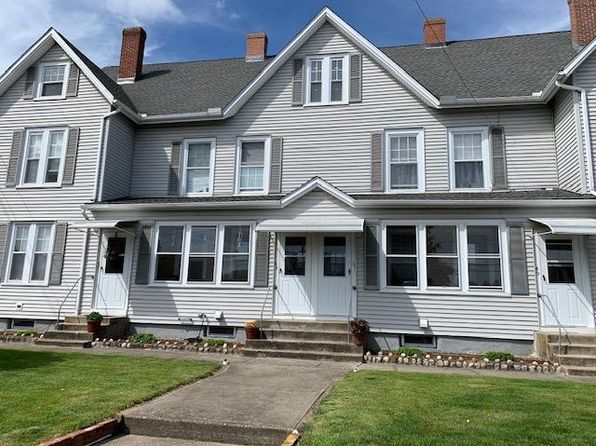 apartments for rent in ludlow ma zillow