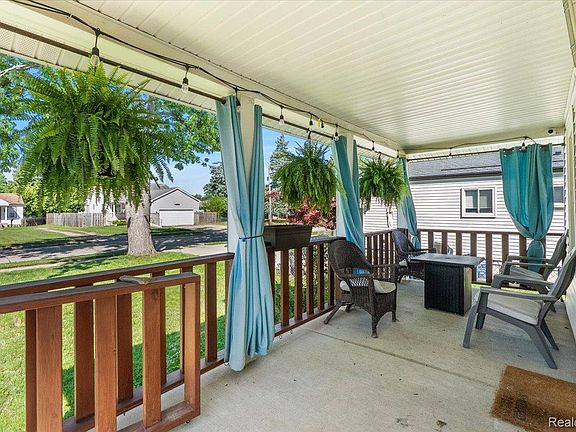 4th image of 28828 Galloway St