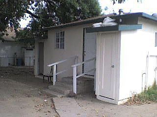 Back of front thouse