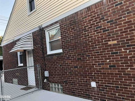 5th image of 21037 Frazho St