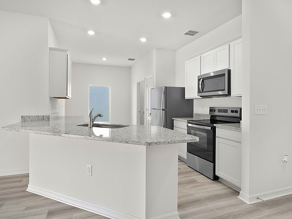 Exceptional counterspace in the kitchen