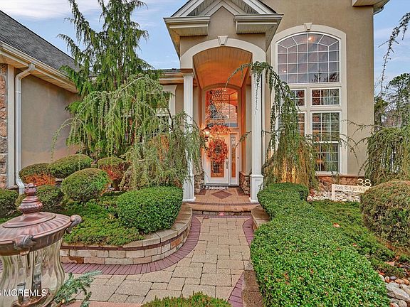 3rd image of 38 Park Ridge Way
