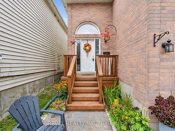2nd image of 302 Shelburne Pl