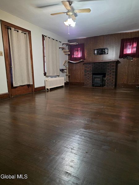 4th image of 2 Delafield Drive