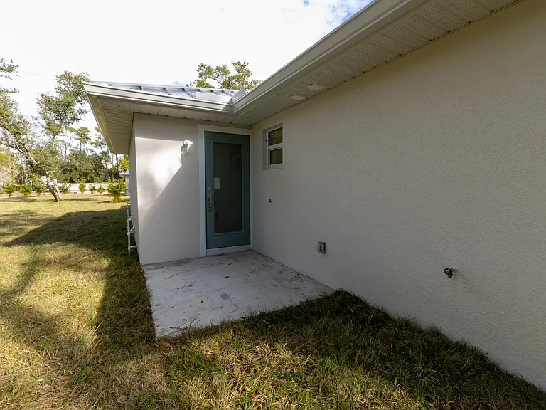 2023 Fraser St — Photo 12