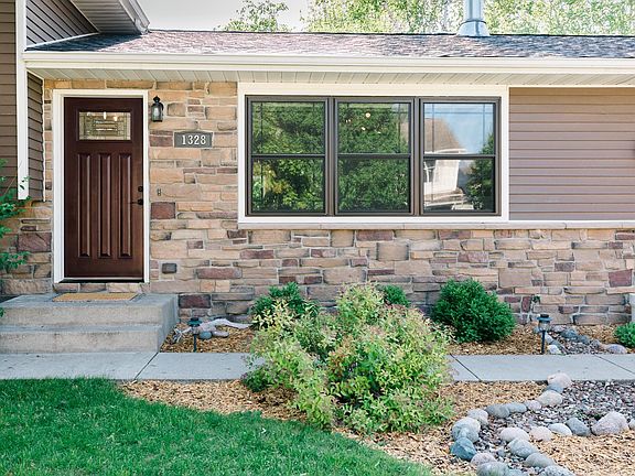 2nd image of 1328 Red Cedar Ct