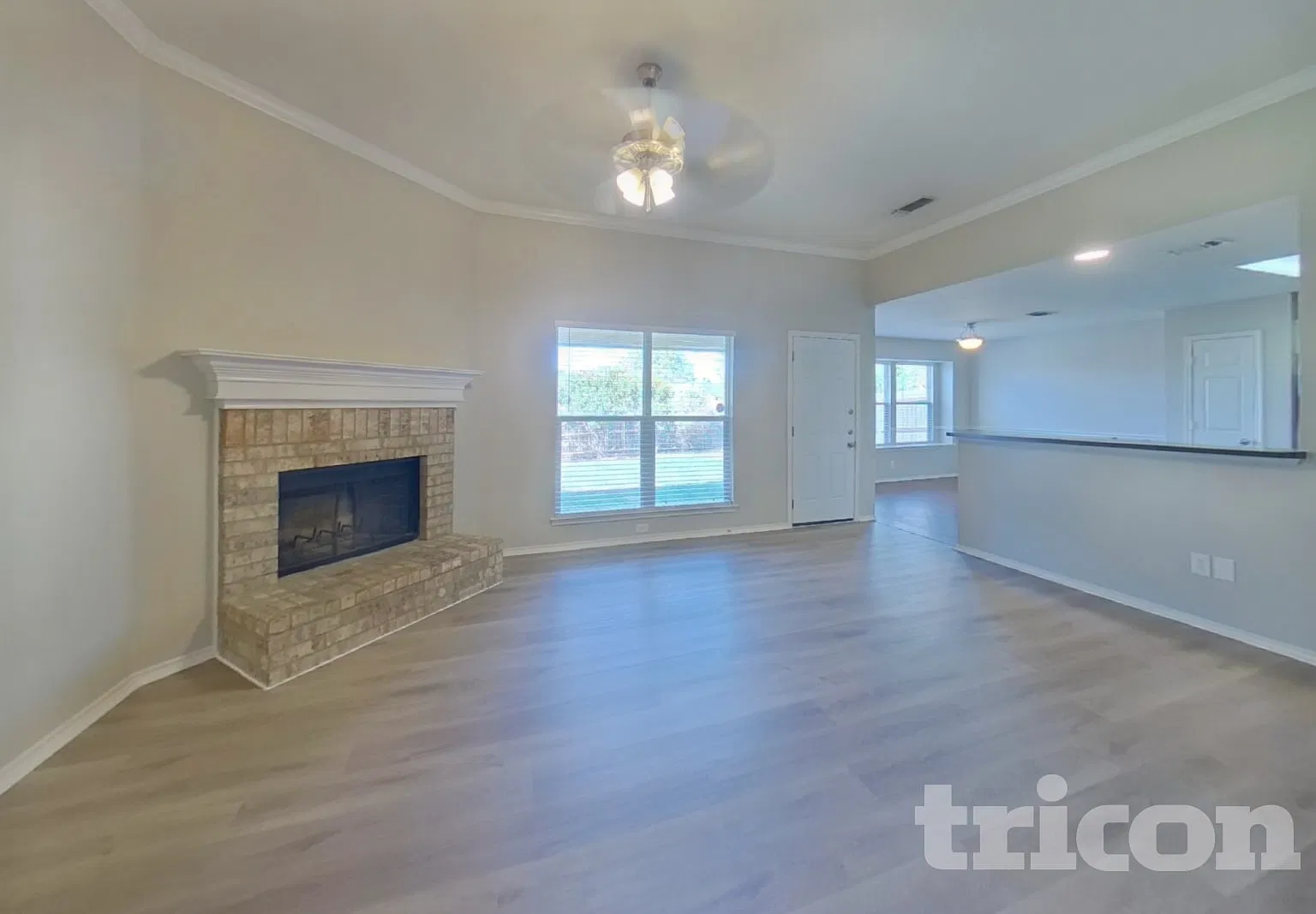 934 Benjamin Dr Burleson TX — Photo 2