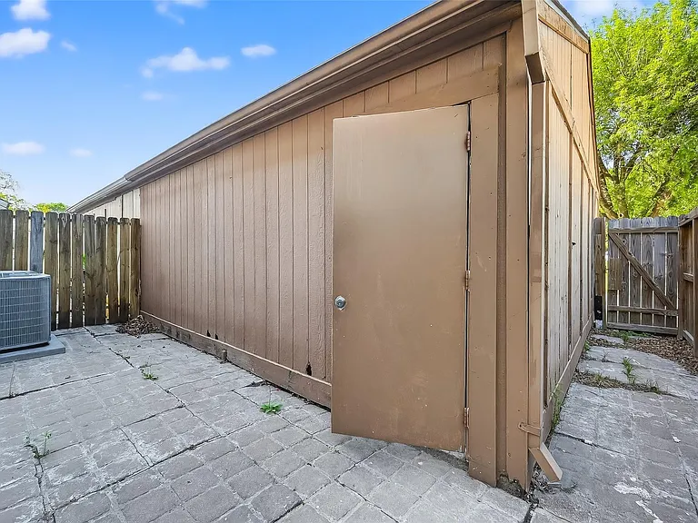 8646 Maplecrest Dr — Photo 32