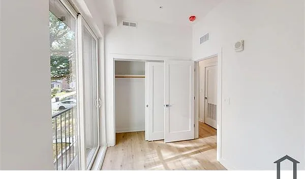 2425 20th St NE — Photo 4