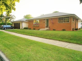 7800 W Hope Ave, Milwaukee, WI 53222