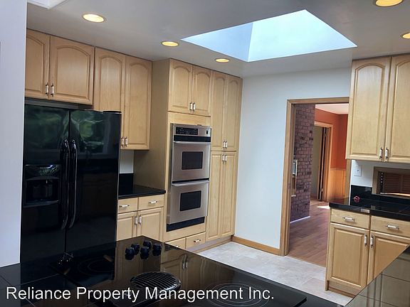 5th image of 1800 Kilkenny Dr