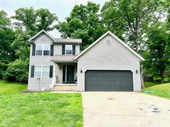 348 N Dover Clfs, Ellettsville, IN 47429