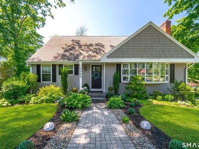 1364 Ridge Road, North Haven, CT, 06473