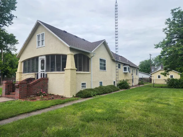 621 W 4th St, North Platte, NE 69101