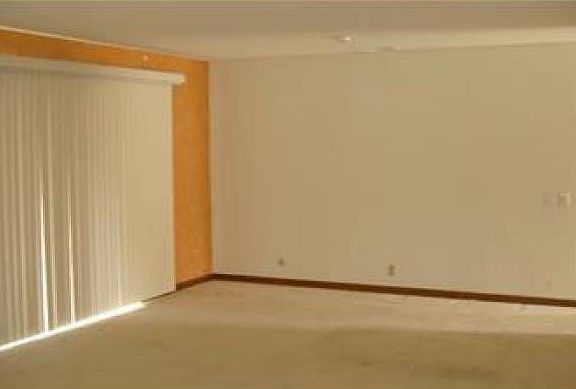 4th image of Evelyn Way
