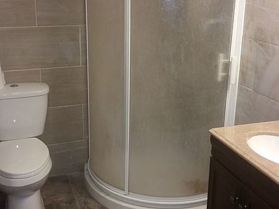 4th image of 812 Seabrights Ln